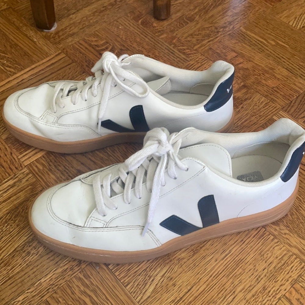 Veja V-12 sneakers, size 9 or 42. Great condition!